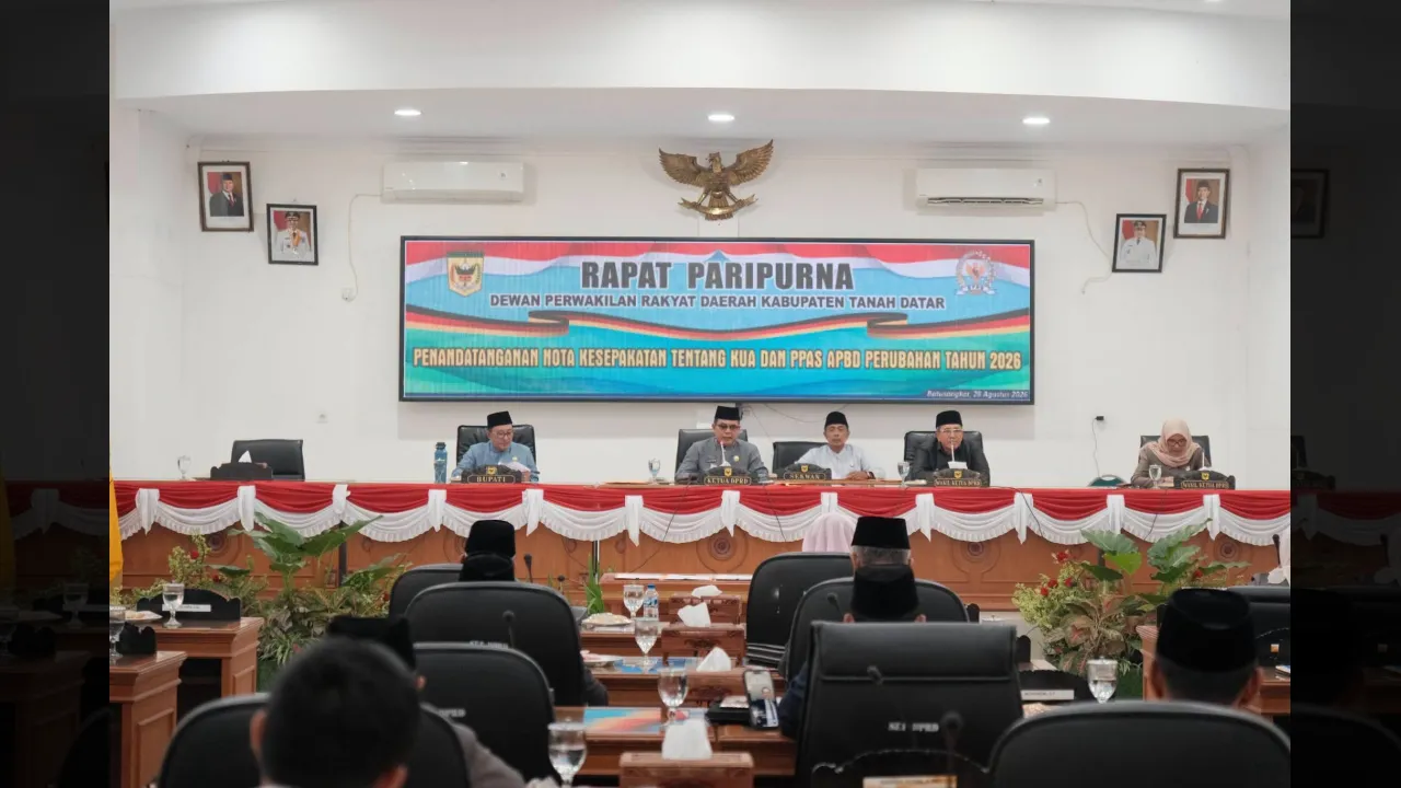 Rapat Paripurna DPRF Tanah Datar